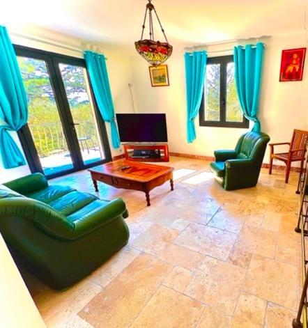 Grand Appartement En Face Du Village Moustiers-Sainte-Marie Exterior foto
